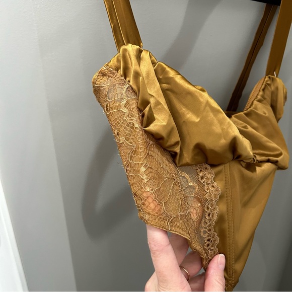 Urban Outfitters Out From Under Bralette-NWT Lg - Picture 6 of 7